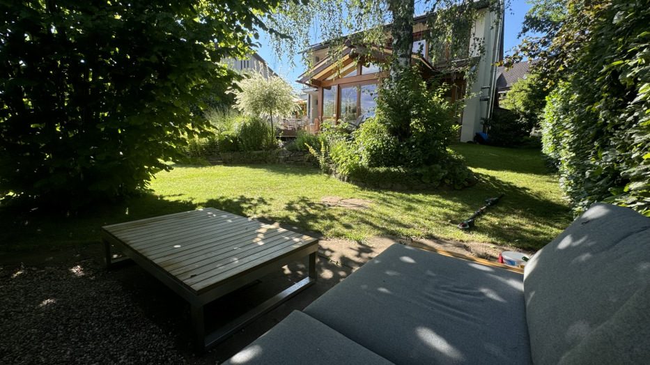 Lounge im großen Südgarten – Familienhaus Am Südhang 9, Marxzell